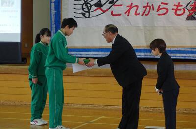 赤い羽根共同募金贈呈式